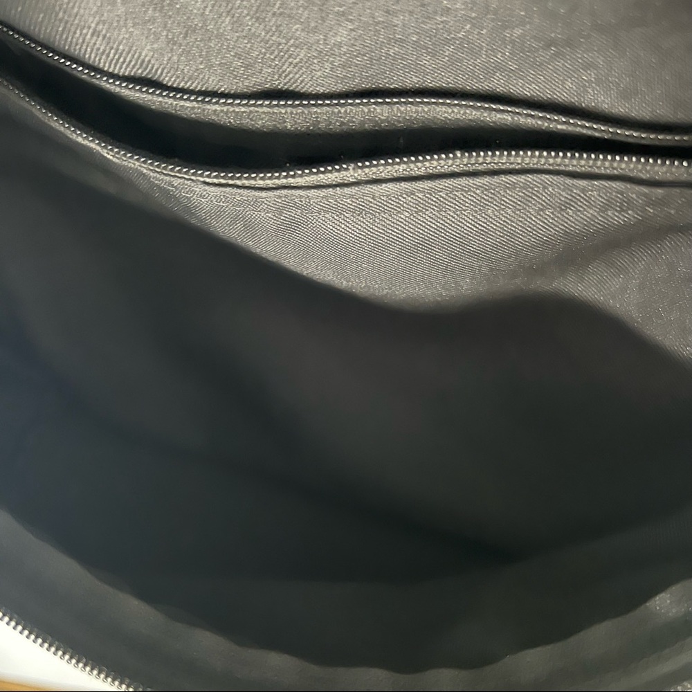 Vintage Longchamp Black Leather Sling Bag - Picture 5 of 11